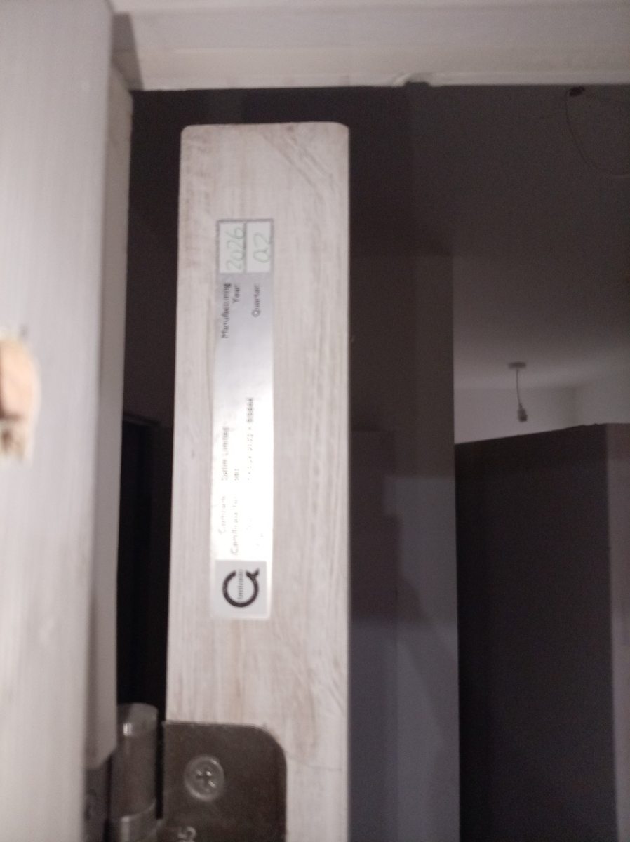 Hinge and metal-frame interface